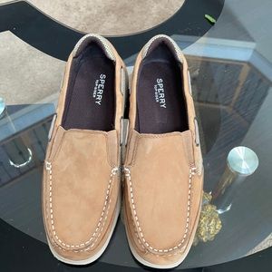 Sperry top sliders in boys 7